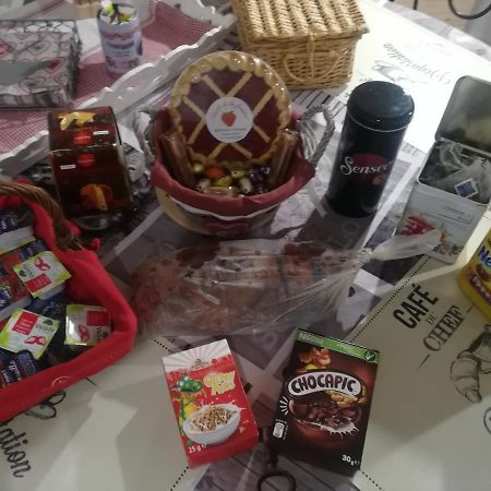 Chambre Les Ormes Enchastrayes Kültér fotó