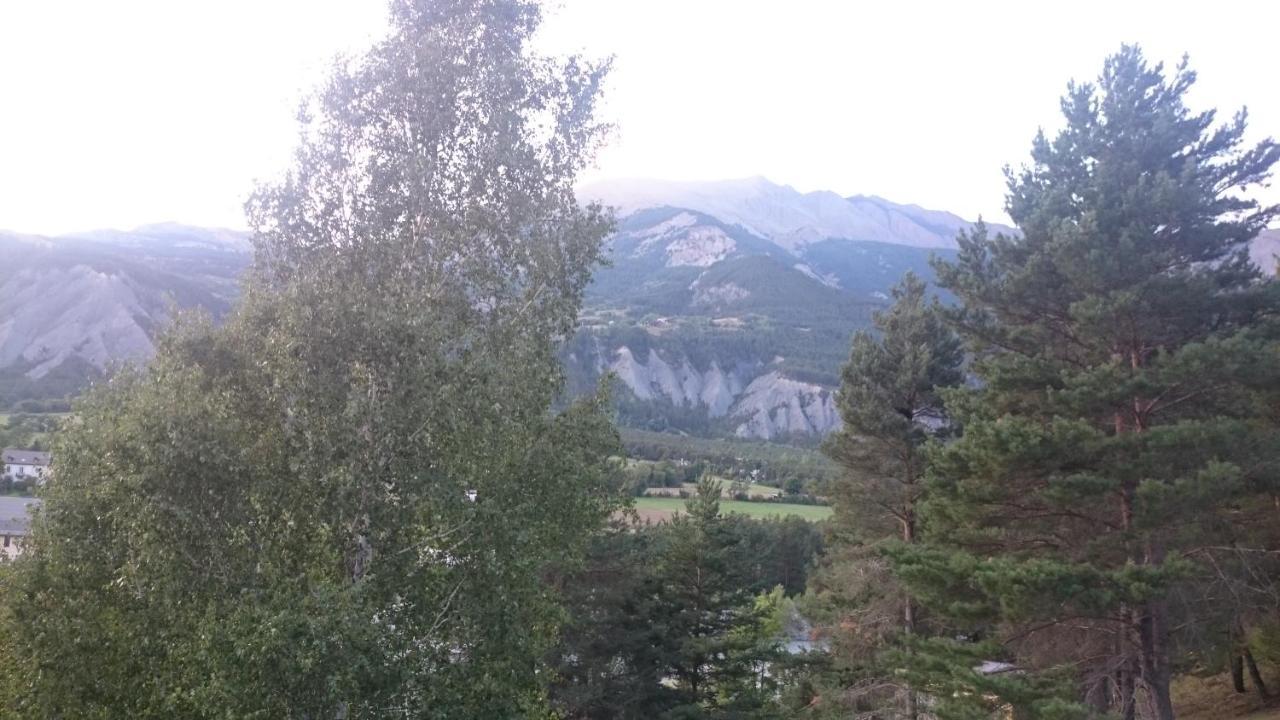 Chambre Les Ormes Panzió Enchastrayes Kültér fotó